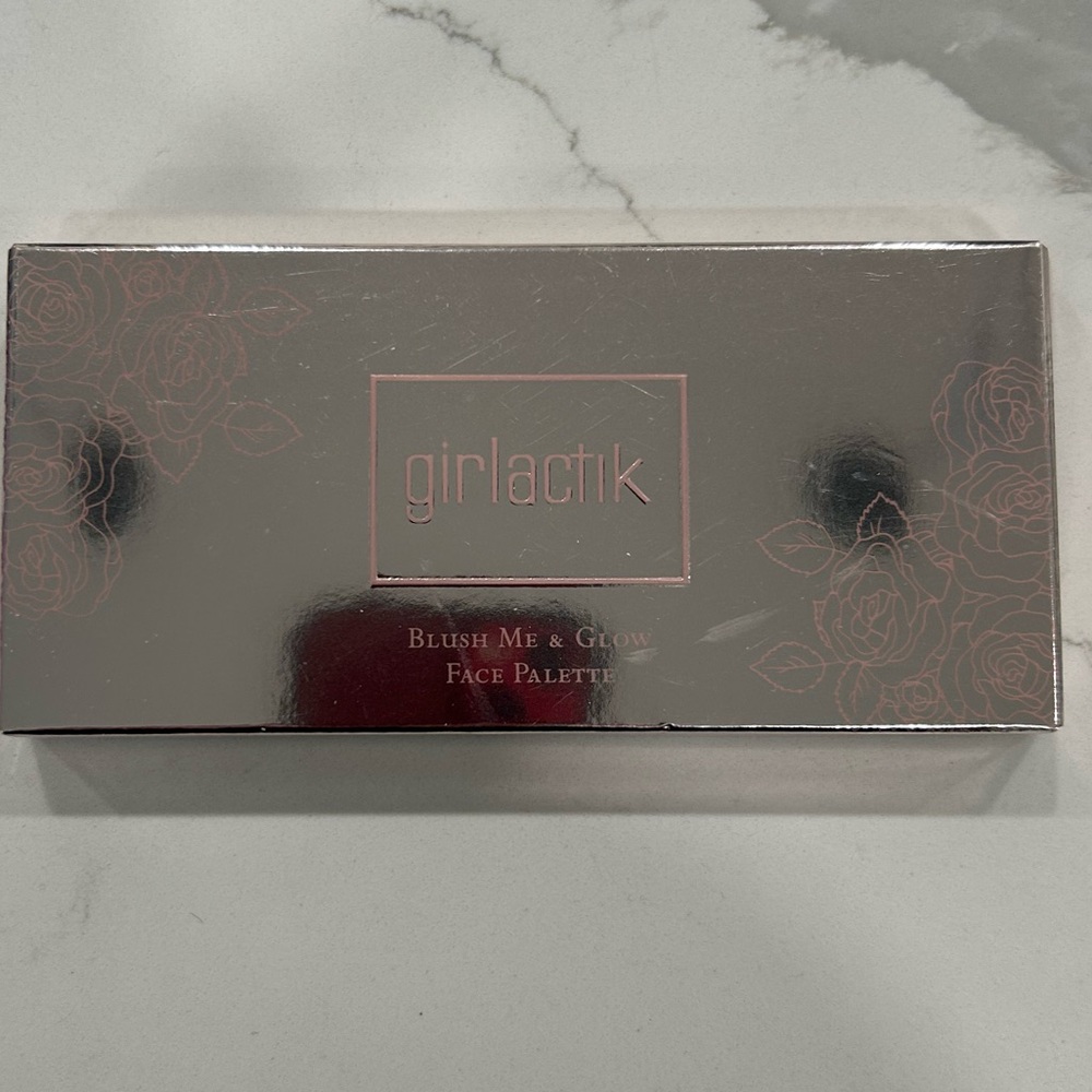 Girlactik Blush Me & Glow Face Palette - Silver